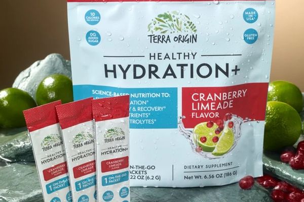 healthy hydration + cranberry limeade 
